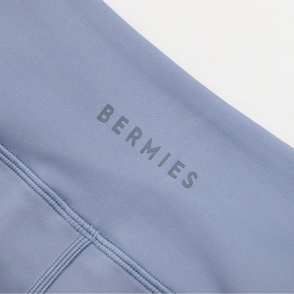 BERMIES SEAFOAM YOGA SET TOP & BOTTOMS - Picture 8 of 12